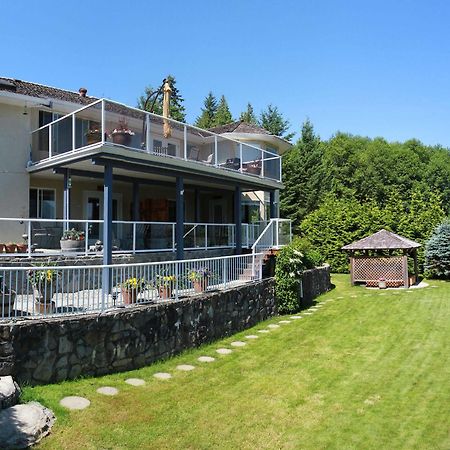 At The Shore Bed And Breakfast Sechelt Eksteriør bilde