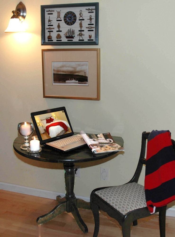 At The Shore Bed And Breakfast Sechelt Eksteriør bilde