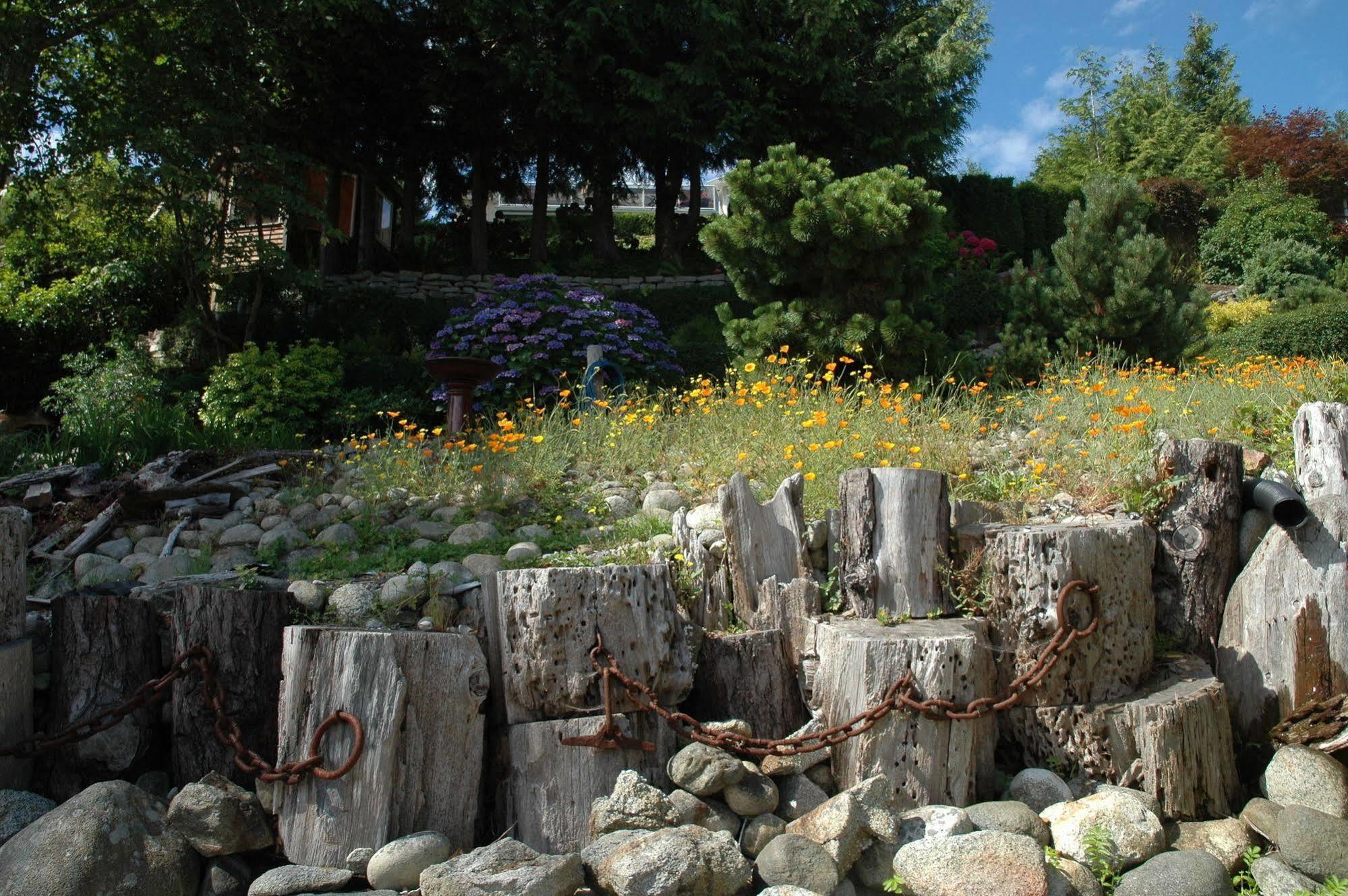 At The Shore Bed And Breakfast Sechelt Eksteriør bilde
