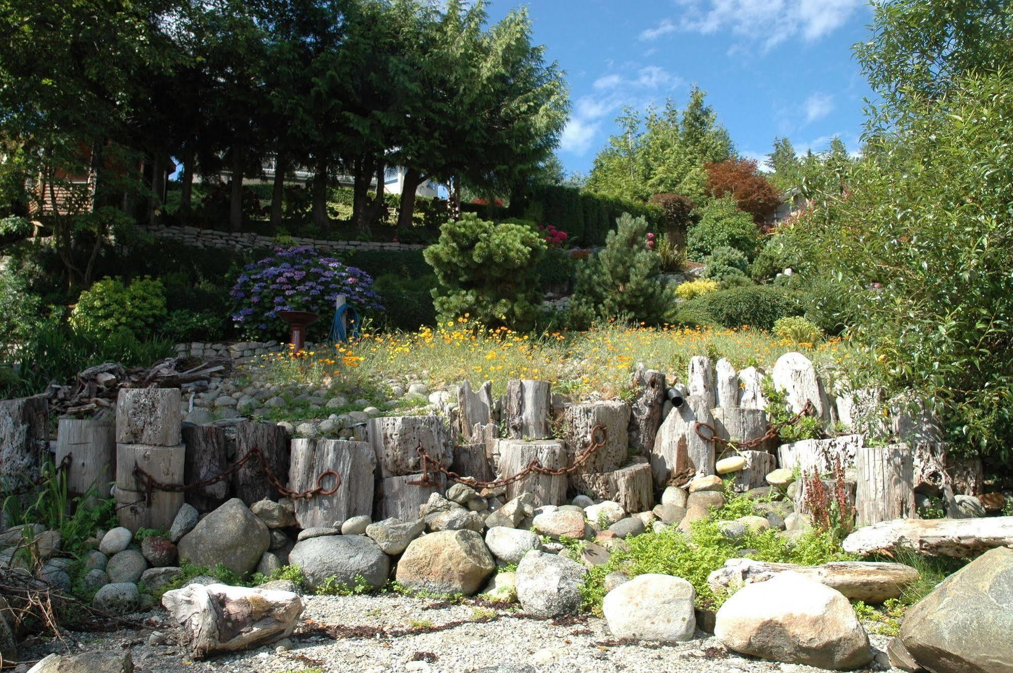 At The Shore Bed And Breakfast Sechelt Eksteriør bilde