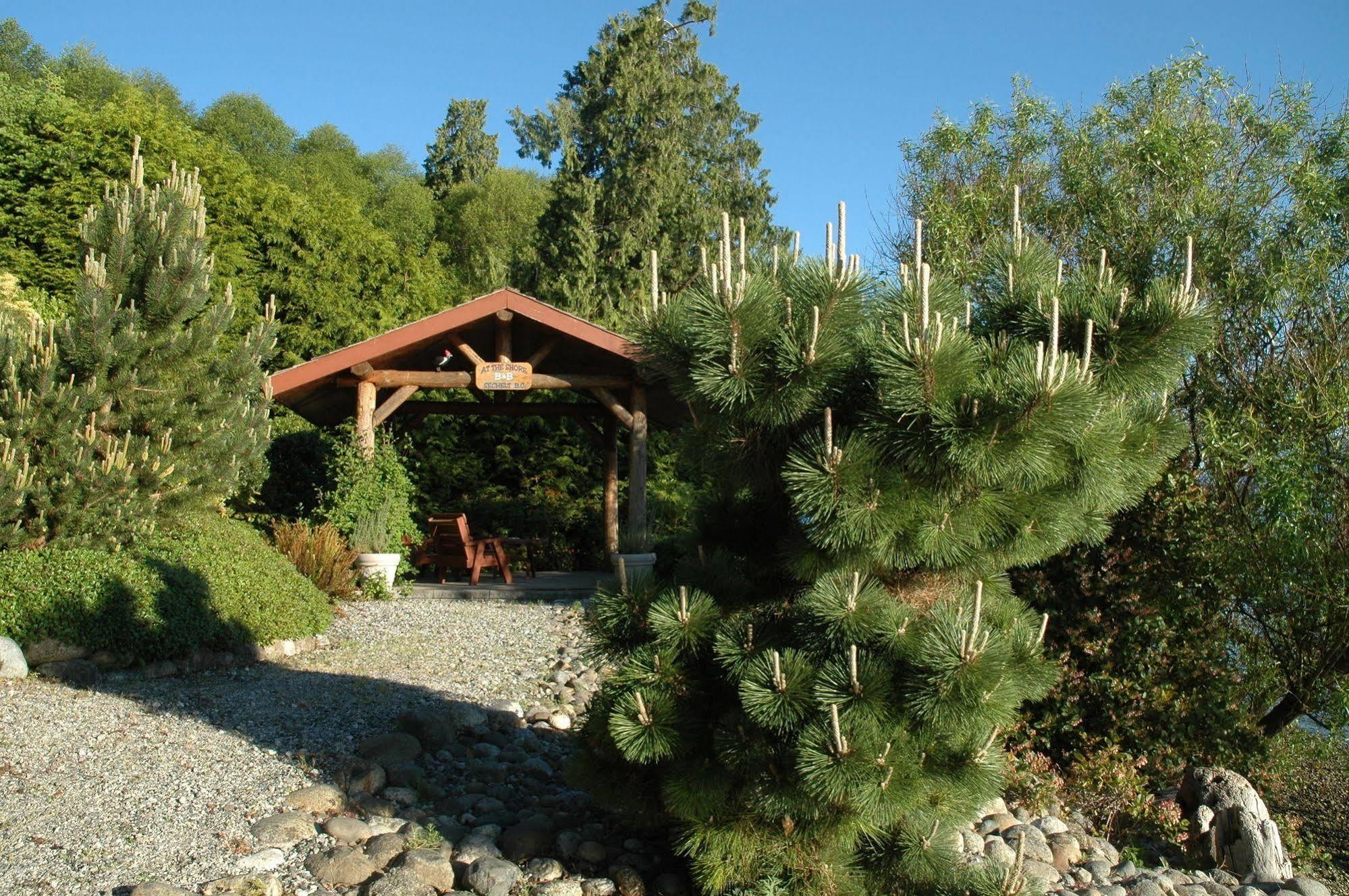 At The Shore Bed And Breakfast Sechelt Eksteriør bilde